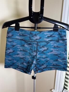 Love Her Shop Blue Camo Athletic Biker Shorts Women’s XL High Rise Compression N